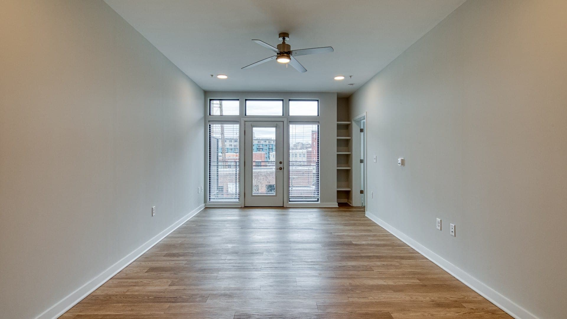 2801_e_main_st_apt_726_living_room_reddoor_39