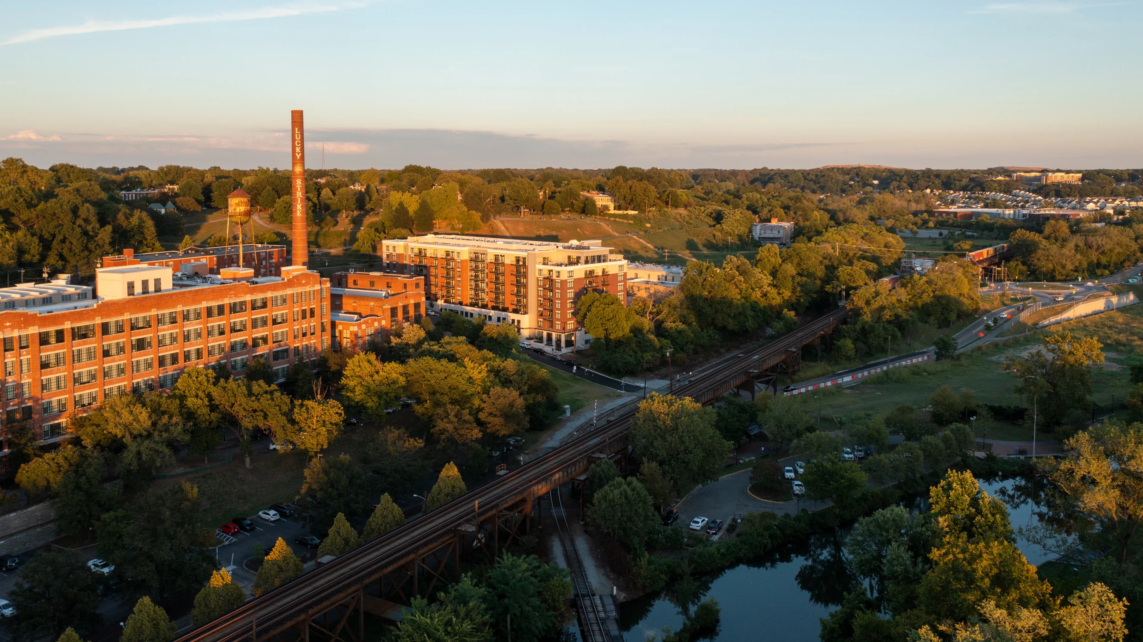 building_aerial_shiplock_views_62_reddoor