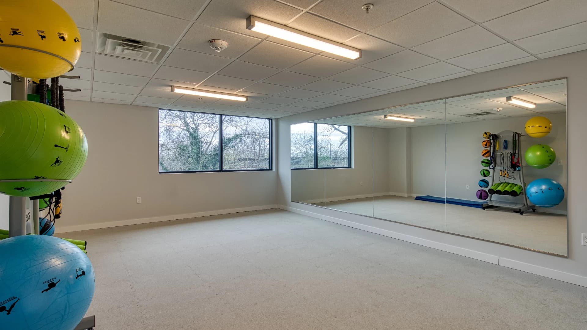 shiplock_views_yoga_center_reddoor_32